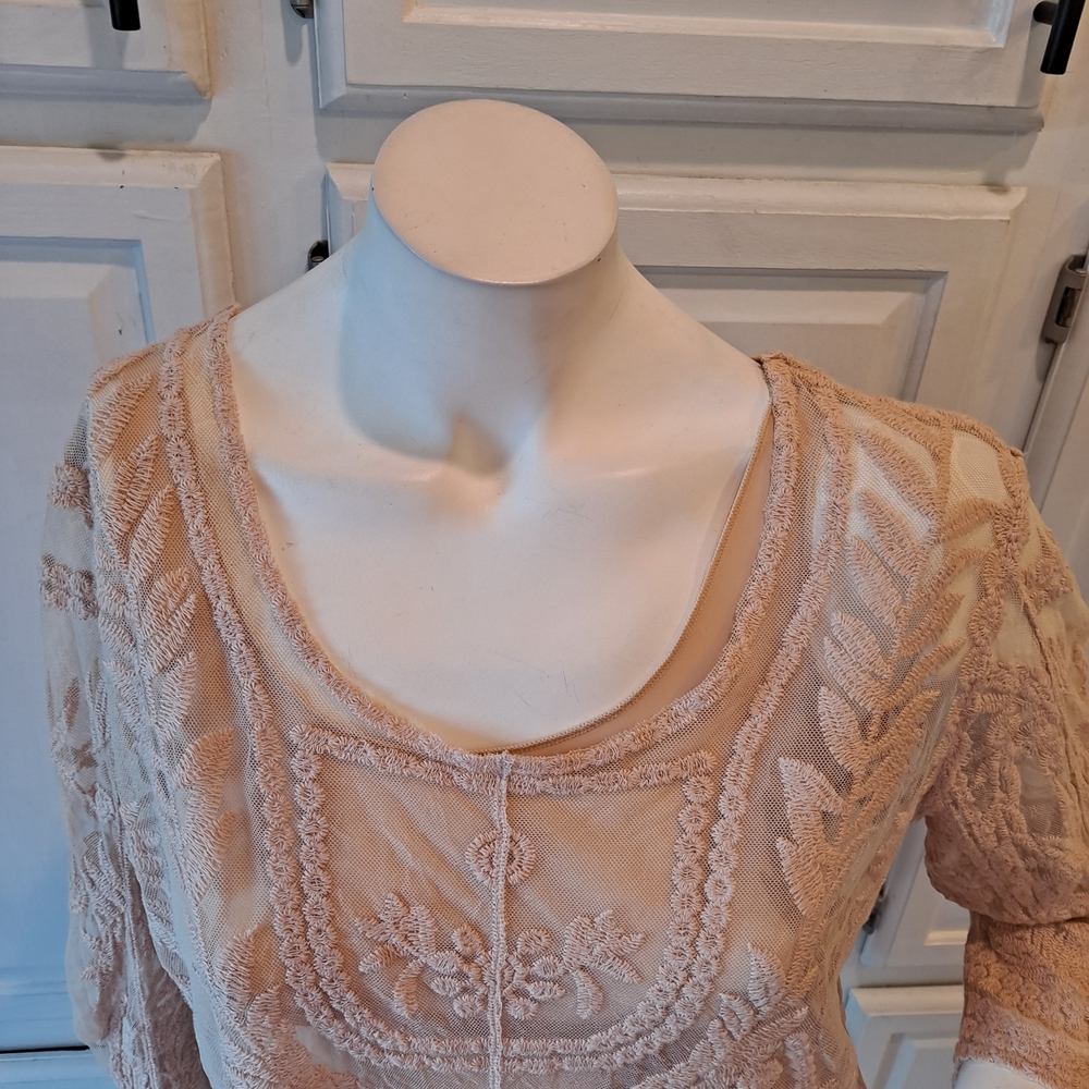 Ultra Pink Blush Dusty Rose Embroidered Sheer Lace Scoop-Neck Blouse - Picture 4 of 12